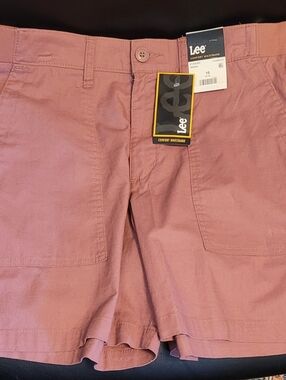 Lee Women’s Size 10 Shorts Henna NWT Comfort Waistband 6” Inseam Casual Stretch